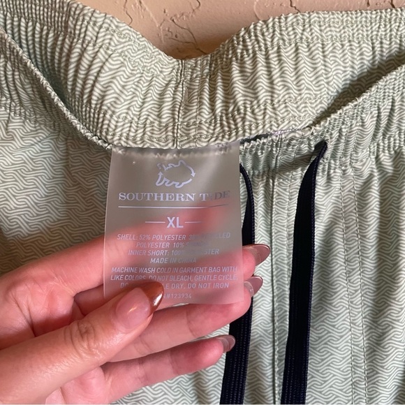Southern Tide Green Swim Shorts - Picture 5 of 7